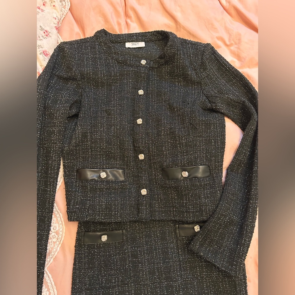 Suzy Shier Black Tweed Blazer and matching Skirt (2 pieces)